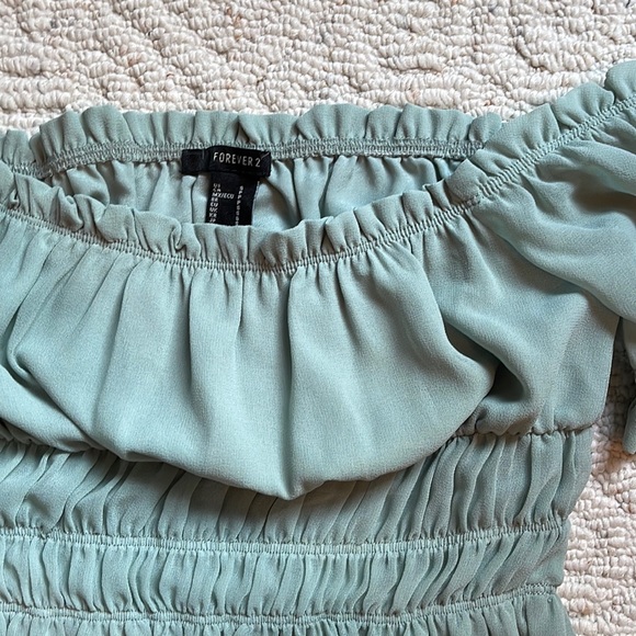 Forever 21 Tops - Cropped Blouse
